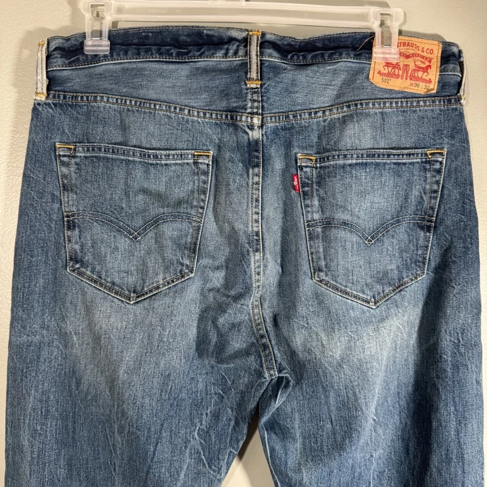 Levi's 501 Original Fit Jeans Mens 36x32 Blue Button Fly Straight Leg Levis